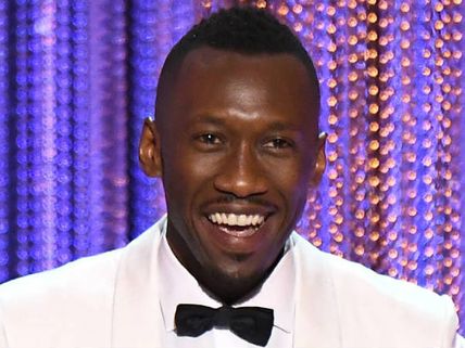 ஆஸ்கர் வரலாற்றிலேயே முதல் முறையாக விருது பெற்ற முஸ்லீம் நடிகர் மஹெர்ஷலா அலி 