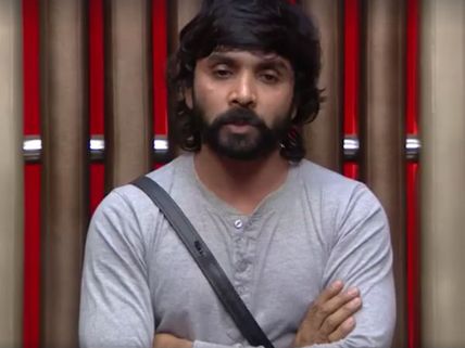 களை கட்டுது... பிக் பாஸ் வீட்டுக்குத் தலைவரான கவிஞர் சினேகன்! 