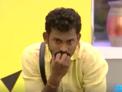 உங்க டிஆர்பிக்காக பரணிக்கு பொம்பள பொறுக்கி பட்டமா?: வறுத்தெடுக்கும் நெட்டிசன்கள் 