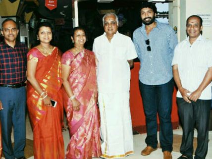 அபிராமி ராமநாதன் 70வது பிறந்த நாள் விழாவில் நடிகர் விக்ரம் பிரபு!