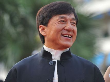 மனைவிக்கு சர்ப்ரைஸ் கொடுக்கப்போகும் ஜாக்கிசான்!