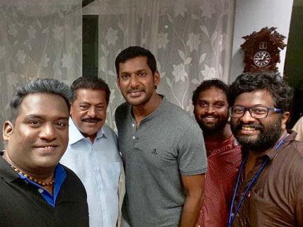 அடை மழையிலும் விடாமல் தொடர்ந்த விஷாலின் ஷூட்டிங்!