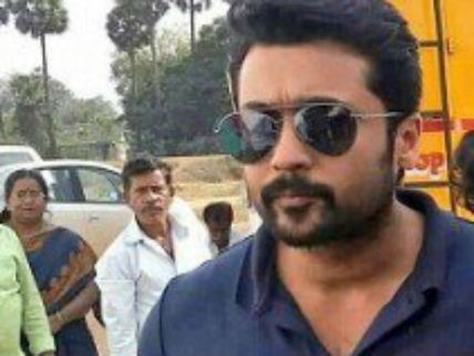 அடிச்சு ஓட்டுடா தம்பி: கார்த்தியின் ரேக்ளா பந்தயத்தை மகனுடன் பார்த்து ரசித்த சூர்யா #KadaikuttySinga