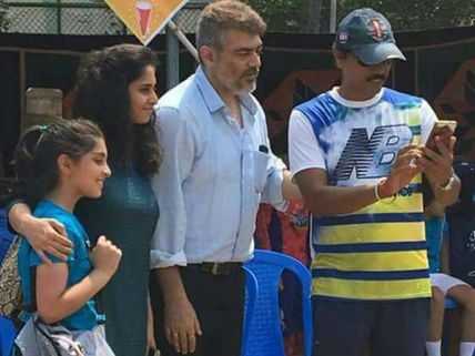 பழைய பன்னீர்செல்வமாக மாறிய 'தல': வைரலாகும் புகைப்படங்கள் 