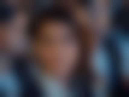 அந்த நடிகர் மட்டும் வேண்டாம் செல்லக்குட்டி: காந்தக் கண்ணழகியை எச்சரிக்கும் ரசிகாஸ் 