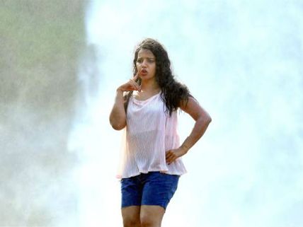 இயக்குனருடன் மல்லுக்கட்டிய நடிகை: 1 மணிநேரம் படப்பிடிப்பு நிறுத்தம் 