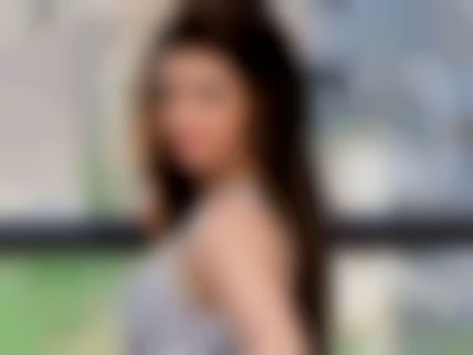 ஸ்வீட் கடை நடிகையை காலி பண்ண பிளான் போடும் பிரபல நடிகை 