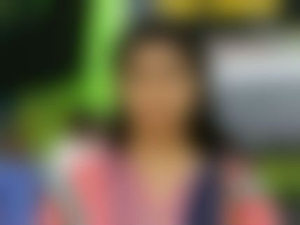 வந்துட்டாளே, இங்கேயும் வந்துட்டாளே: புலம்பும் வாரிசு நடிகை 