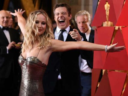  சிவப்புக் கம்பளத்தில் நடந்த நடிகை: கடவுளே கடவுளேன்னு டென்ஷனான ரசிகர்கள் #Oscars