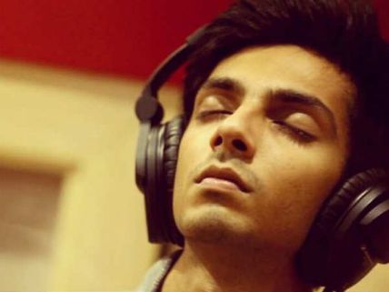 அஜீத் ரசிகர்கள் கொண்டாடிய பாட்டு அனிருத்துக்கு சுத்தமாக பிடிக்காதாம்! 