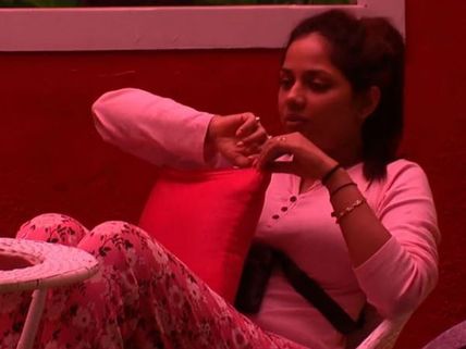  பிக் பாஸ் வீட்டில் ஆமை வடை, வெஷ பாட்டில், சூனியக் கிழவி, வெங்காய வெட்டி யார் தெரியுமோ?