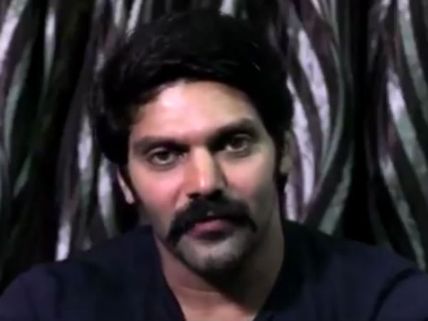 விஜய் பிறந்தநாளில் ஆர்யா வீட்டில் டும் டும் டும்: அதுவும் காதல் திருமணம் 