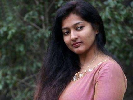 வேலை வெட்டி இல்லாத பயந்தாங்கொல்லி.. ‘பிக்பாஸை’ விமர்சித்த ஸ்ரீபிரியாவுக்கு காயத்ரி பதிலடி! 