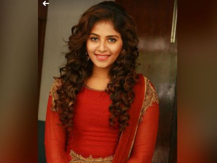  அஞ்சலி ஆக்ரோஷமாக வீசிய தோசைக்கல்.. நெற்றியில் அடிபட்டு துடித்த இயக்குநர்!