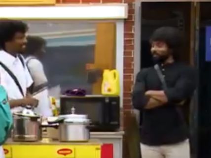 இந்தாளு யாரு நமக்கு அட்வைஸ் பண்ண: சினேகன் மீது ரம்யா, வைஷ்ணவி கோபம் 