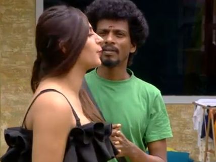யாஷிகாவிடம் 'ஐ லவ் யூ' சொன்ன சென்றாயன், செருப்பால் அடிப்பேன் என்ற மகத் 
