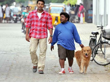 சும்மா இருக்கிறவன் கையில் பல கோடி கிடைச்சா... 'எங்க காட்டுல மழை'! விமர்சனம் 