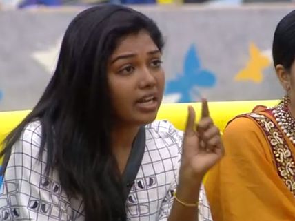 காதல் கண்ணை மறைத்துவிட்டது: கமலிடம் ஒரே போடு போட்ட ரித்விகா 