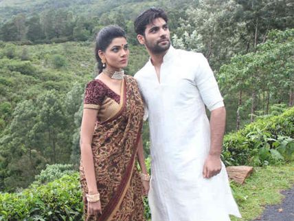 ஷூட்டிங்கில் திடீரென சாமியாடிய நாயகி... வெலவெலத்து போன படக்குழு! 