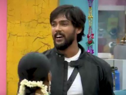 பிக் பாஸ் வீட்டில் ஆரவ்: வந்ததும் வேலையை ஆரம்பிச்சுட்டாருல 