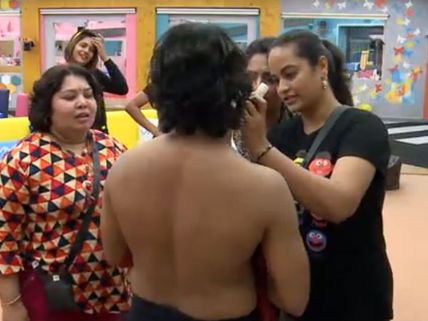 இந்த பெண் போட்டியாளர்களால் சினேகனுக்கு நடந்த கொடுமையை பார்த்தீங்களா? 