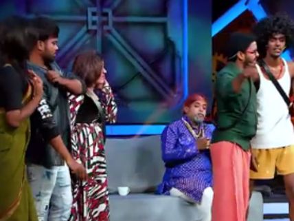 ஹலோ பிக் பாஸ் போதும் நிறுத்துங்க... சிரிச்சு சிரிச்சு வயிறு வலிக்குது! 