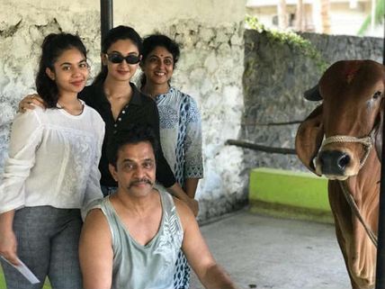 அர்ஜுன் எதிர்பார்க்காத பிறந்தநாள் பரிசை கொடுத்து அசத்திய மகள்கள் 