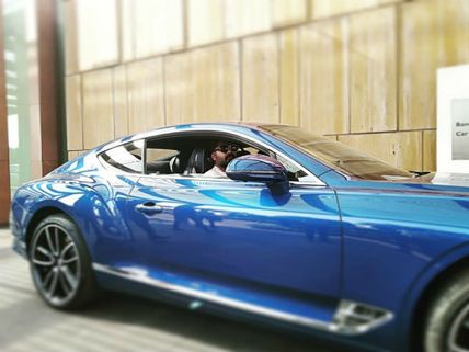  ரூ. 3 கோடிக்கு கார் வாங்கும் சிம்பு: வைரல் புகைப்படங்கள்