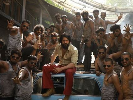 ஒருவாட்டி முடிவு பண்ணிட்டா அவன் பேச்சை அவனே கேட்க மாட்டான்: கே.ஜி.எஃப் விமர்சனம் 