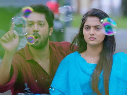 Embiran Review: பேத்தியின் காதலை ஆவியாய் வந்து நிறைவேற்றும் தாத்தா... எம்பிரான்! விமர்சனம் 