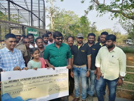 நேற்று மலை... இன்று புலி.. கலக்குறீங்க மக்கள் செல்வன்... விஜய் சேதுபதிக்கு குவியும் பாராட்டுக்கள்! 