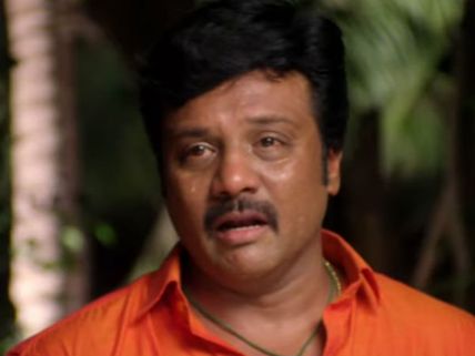 குரல் கம்ம வசனம் பேசி கண்ணீர்  விட்டு அழும் ஆண்கள் விருதை சின்னவருக்கு தரலாமா? 