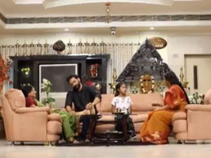 காத்திருக்கும் பால்.. அட யாராச்சும் எடுத்துக் குடிங்கப்பா..! 