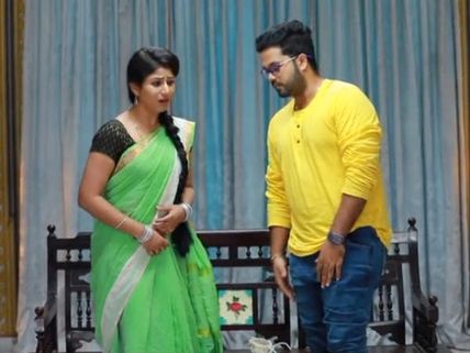 குங்கும பூ பால் எனக்கு சின்னய்யா... குழந்தை பெத்துக்க ஆசை...! 