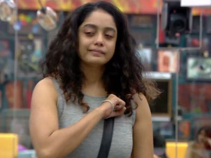 கவினை அழைத்து கட்டிப்பிடித்த அபிராமி.. என்ன நடக்கிறது பிக்பாஸ் வீட்டில்? சகிக்கல! 