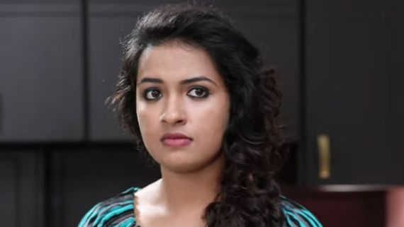 அக்னி  நட்சத்திரத்தை விட டிரைவர் பொண்டாட்டி மேல ஜெயந்தி சூடா இருக்காங்களே....! 