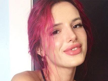 ஹேக்கர்ஸுக்கு பதிலடி.. தனது நிர்வாணப் புகைப்படங்களை வெளியிட்டு அதிர்ச்சி கொடுத்த பிரபல நடிகை! 