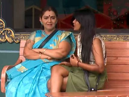 பெரிய மனுஷி பெரிய மனுஷிதான்யா.. அனைவரையும் அனுசரித்து போகும் ஃபாத்திமா பாபு! 