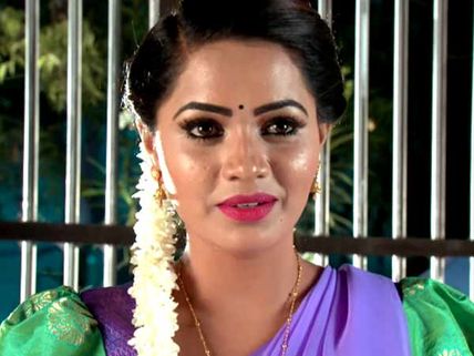 நாகப்பன் யாழினியை ஆண்  பிள்ளை மாதிரி வளர்க்கிறாரே....சூப்பர்...! 