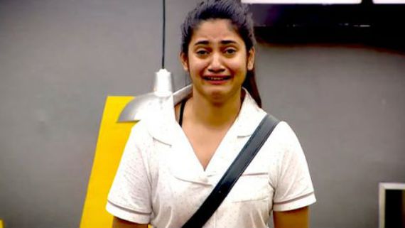 Bigg Boss 3 லாஸ்லியாவுக்குள் இப்படி ஒரு சோகமா?: கண்ணீர் விட்ட பார்வையாளர்கள் 
