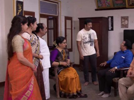 Nayagi Serial: பந்து மண்டையில் பட்டு நினைவு போச்சு.. அட கல்லு பட்டதும் வந்துருச்சு! 