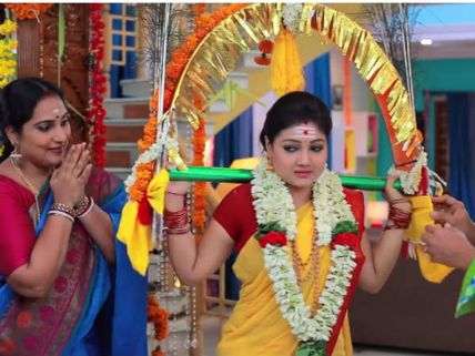 ரோஜா முருகனுக்கு விரதம் இருந்து... காவடி தூக்கி....அரோகரா...! 