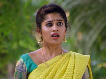 கண்னன் முத்தம் வைக்கறான்... சவுந்தர்யாவுக்கு உயிர் வருது...! 