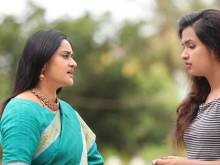 Agni natchathiram serial: காதலனைத் தேடி வர்றா.. இவன் காதலியைத் தேடி! 