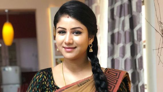 17வது போட்டியாளர் ரெடி.. லாஸ்லியாவுக்குப் போட்டியாக செம்பாவைக் களமிறக்கும் பிக் பாஸ்! 