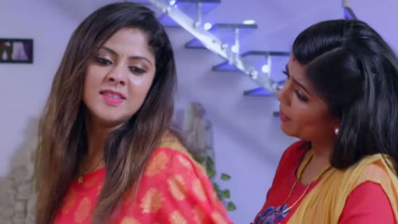 Nila serial: நீலாம்பரி ஒரு பிளான் போட்டா...நிலா சூப்பர் பிளானா? 