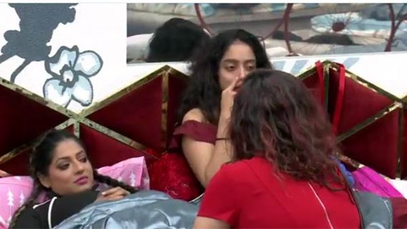 அய்யய்யோ.. முடியல சாமி..  அபி மற்றும்  வனிதாவின் காட்டப்படாத சகிக்க முடியாத பேச்சு! 