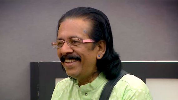 பிக் பாஸ் வீட்டில் சின்ராசை கையிலேயே புடிக்க முடியாது, இப்ப என்ன பண்றாரோ? 