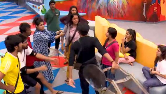 அடிக்கப்பாய்ந்த முகென்.. ரெட் கார்டு கொடுக்கப்படுமா? சரவணன் போல் வெளியேற்றப்படுவாரா? 