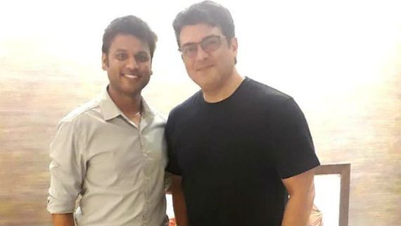 எவ்வளவு நாளாச்சு இப்படி பார்த்து: அஜித்தால் கண் கலங்கிய ரசிகர்கள் 